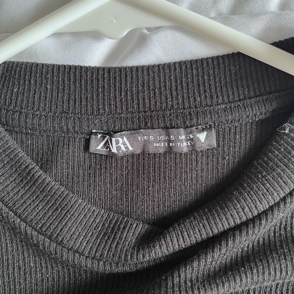 Cropped Black Shirt - Picture 3 of 3